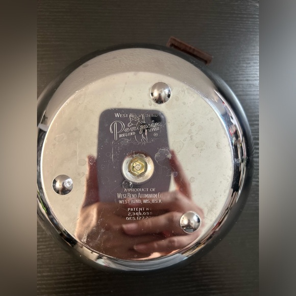 - Vintage 1950s West Bend PENGUIN Hot & Cold Server Ice Bucket w/Bakelite handle - Picture 4 of 6